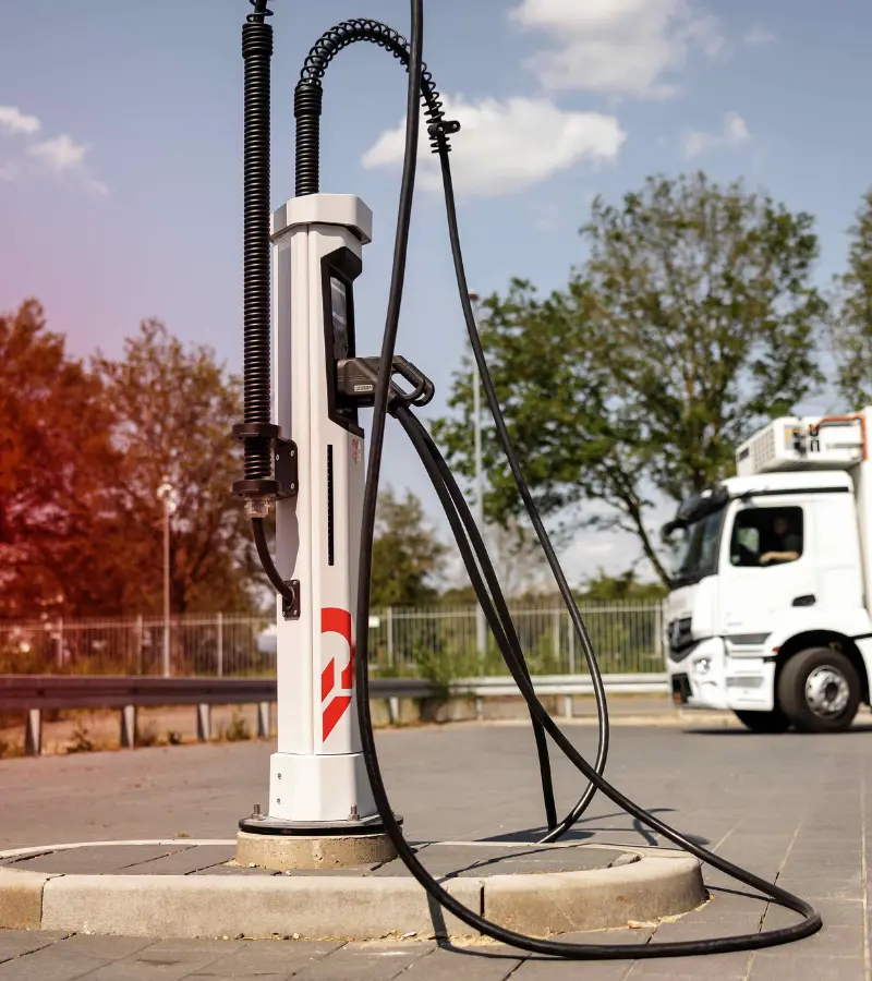 Snellader AVIA VOLT bij Huuskes 3