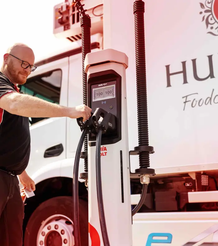 Snellader AVIA VOLT bij Huuskes 7