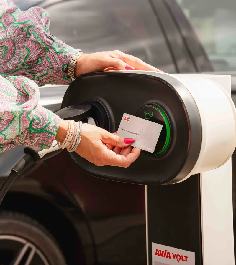 Elektrisch Laden Met De AVIA Card 11
