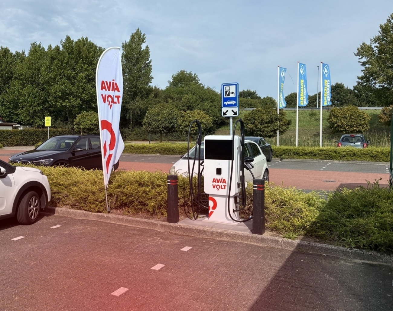 AVIA VOLT laadpaal bij Ranzijn Nieuw-Vennep